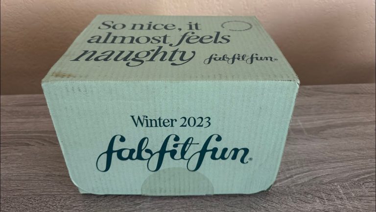 Unboxing $337 worth of items | Fabfitfun Winter 2023 Edition | Nov 13 2023